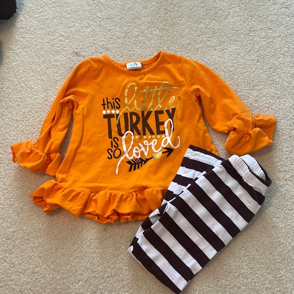 Girl’s Thanksgiving Outfit - Picture 1 of 2